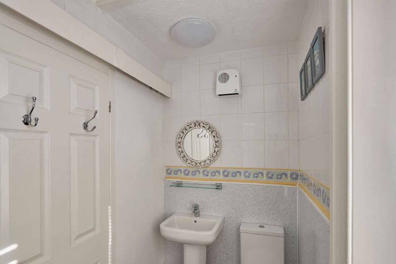 Apartment 4, Khyber Lodge Apartment Whitby Esterno foto